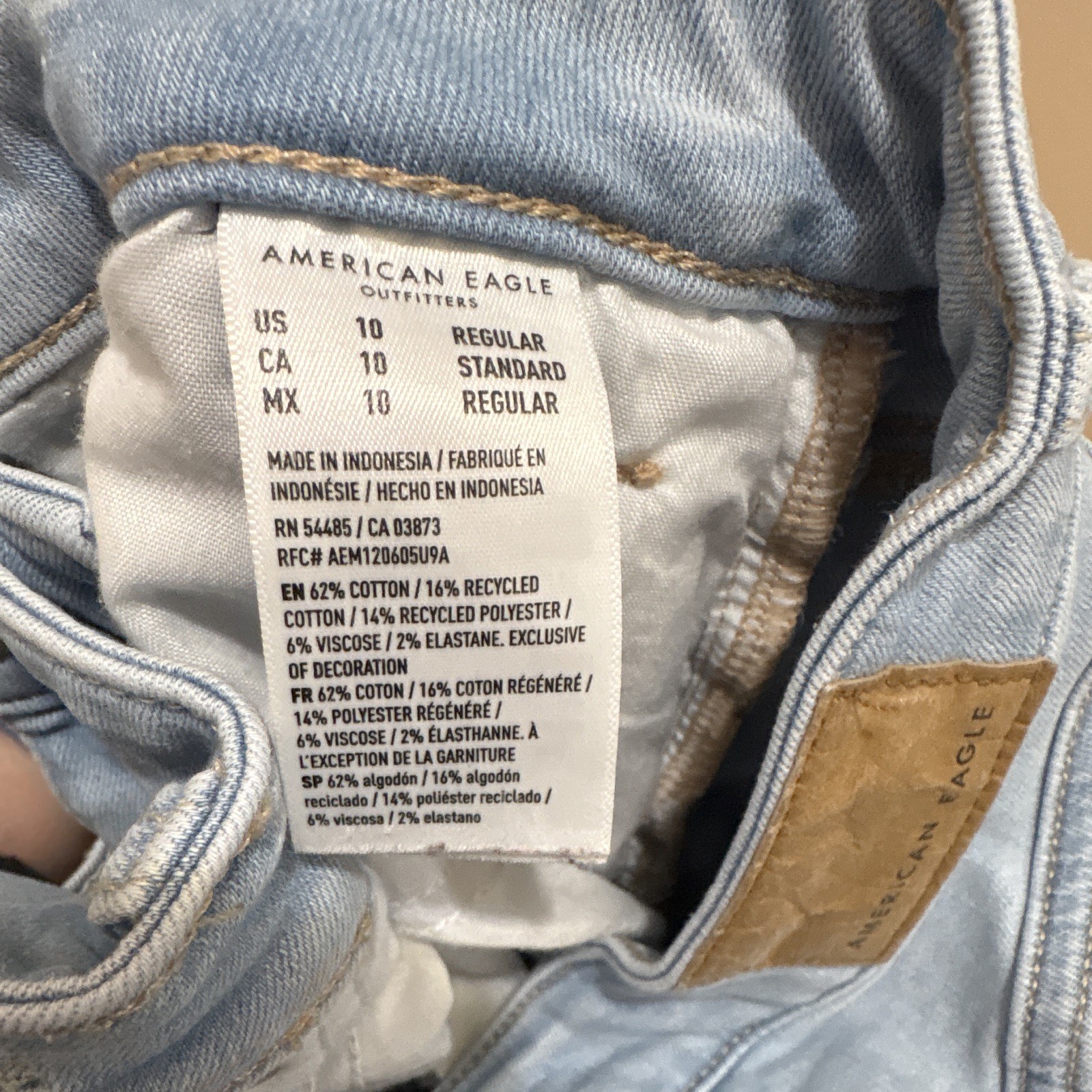 American Eagle High Rise Kick Boot Crop Light Wash Stretch Blue Jeans 10
