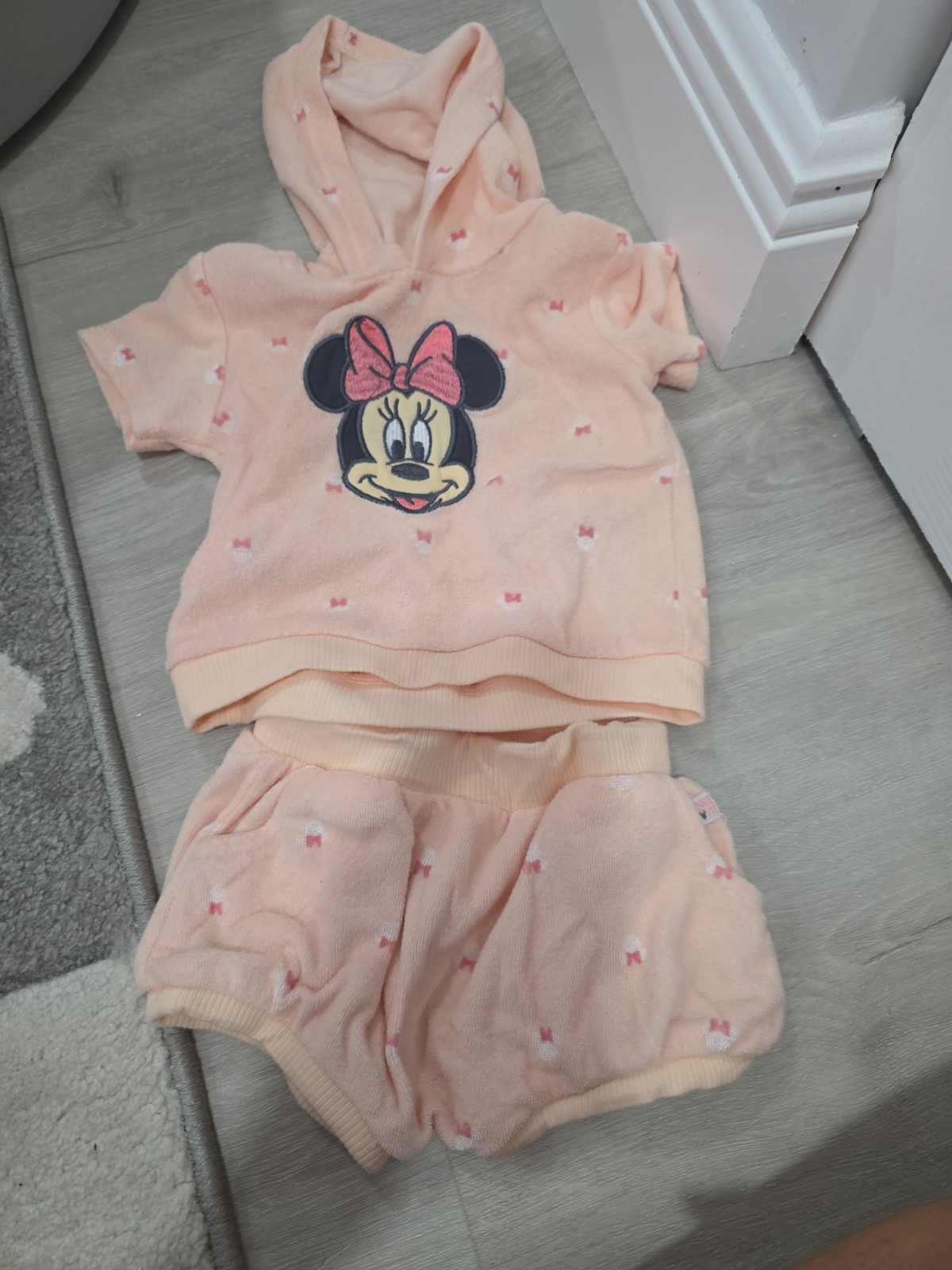 Disney Baby Minnie 9 Month Set