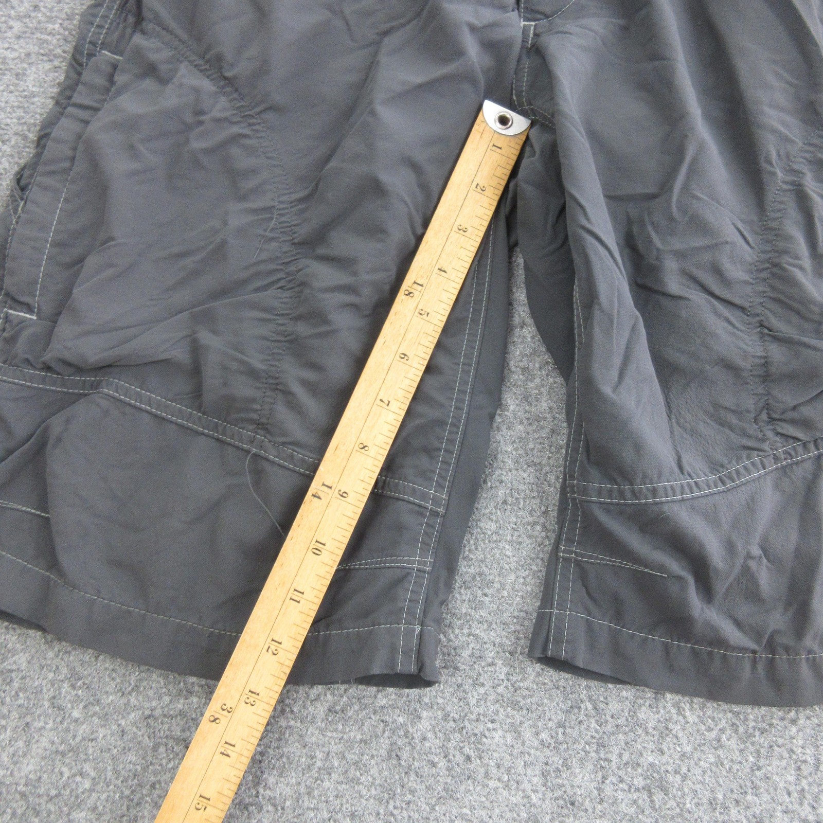 Kuhl Cargo Shorts Mens 33 Gray Microfiber Hiking Travel Pockets 12 Inseam