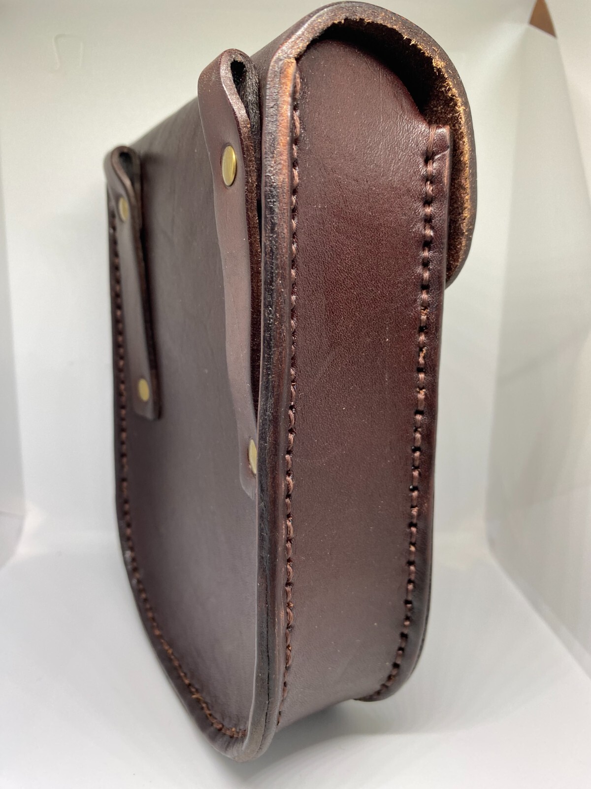 leather fanny pack for men and women. 100% hand made . made one sell one.