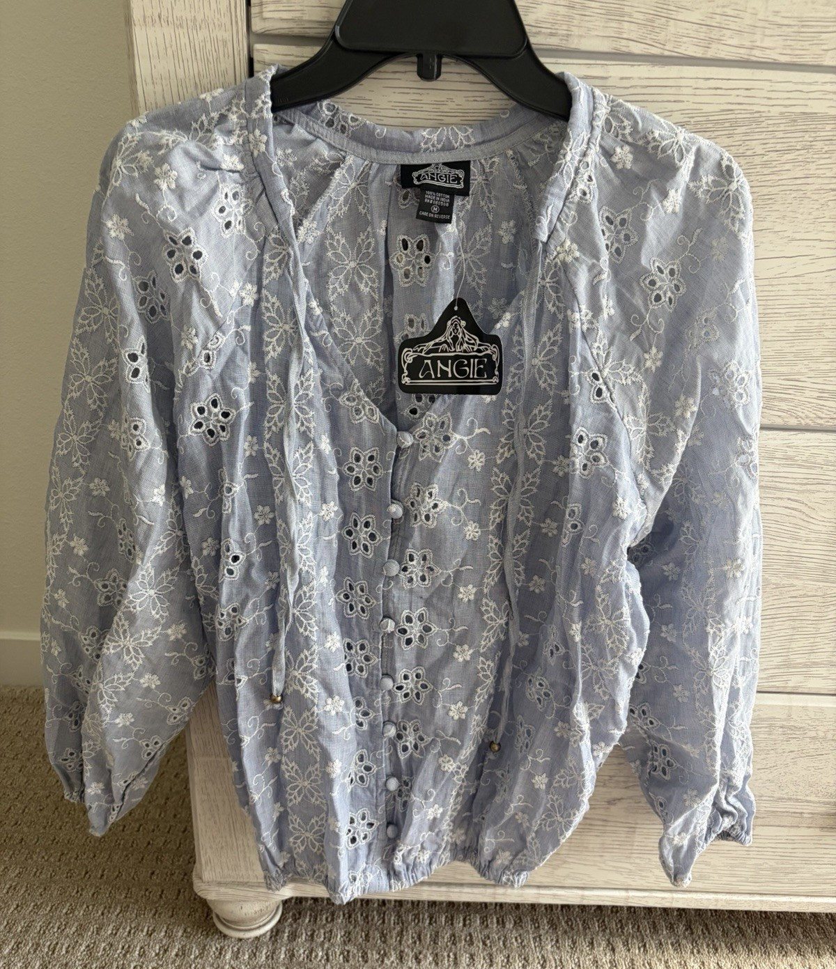 Angie Women’s Blue White Floral Lace Cotton Long Sleeve V-Neck Button Blouse M