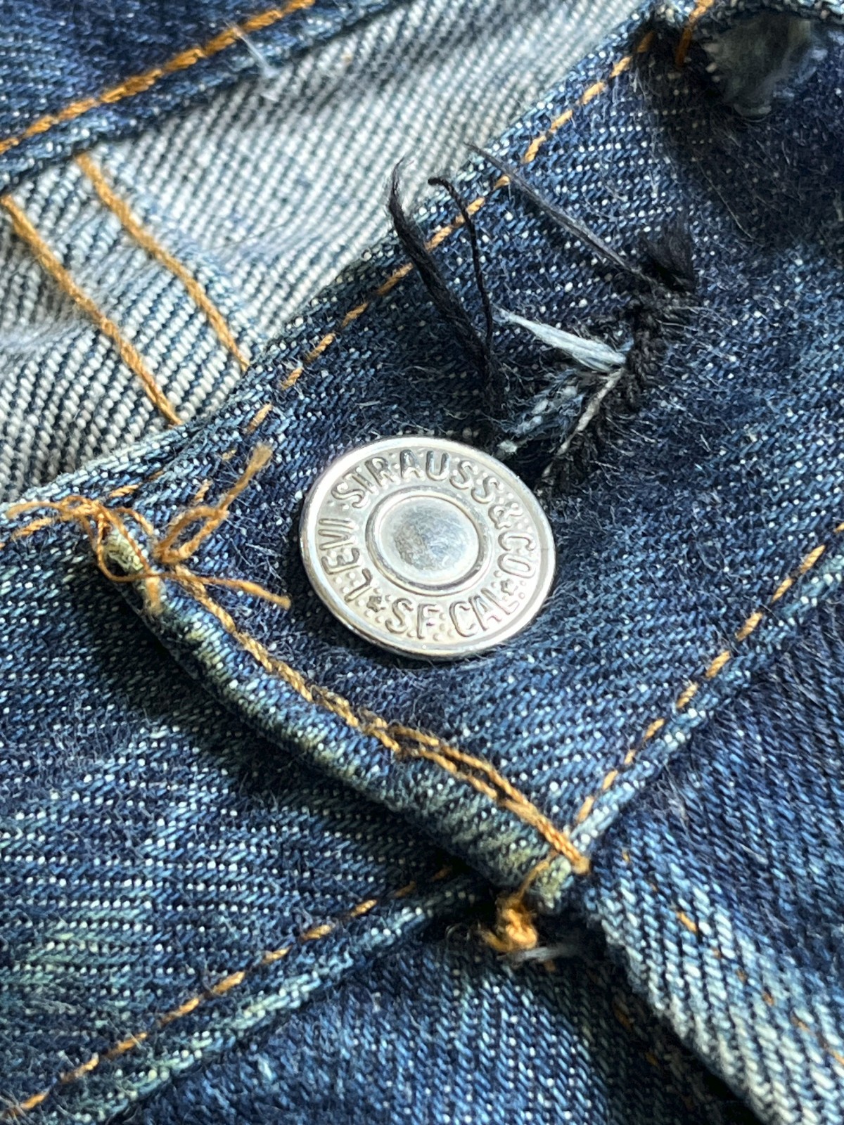 Vintage 1970s Levi’s 501XX Selvedge Denim Jeans Dark Wash Made in USA 30×32.25