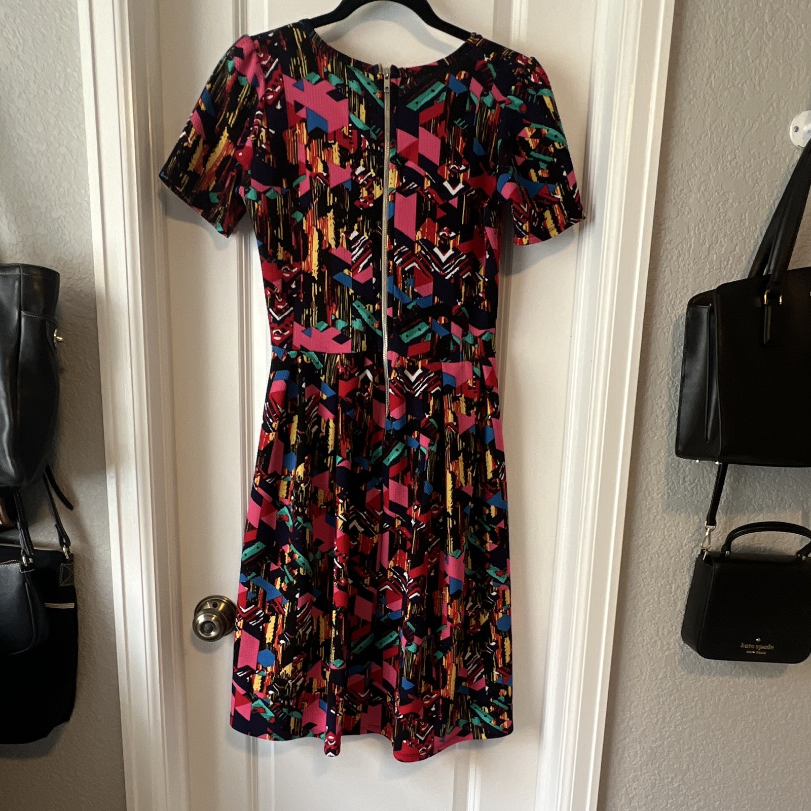 LuLaRoe A-Line Round Neck Short Sleeve Knee Knit Geometric Multi Zip Back S