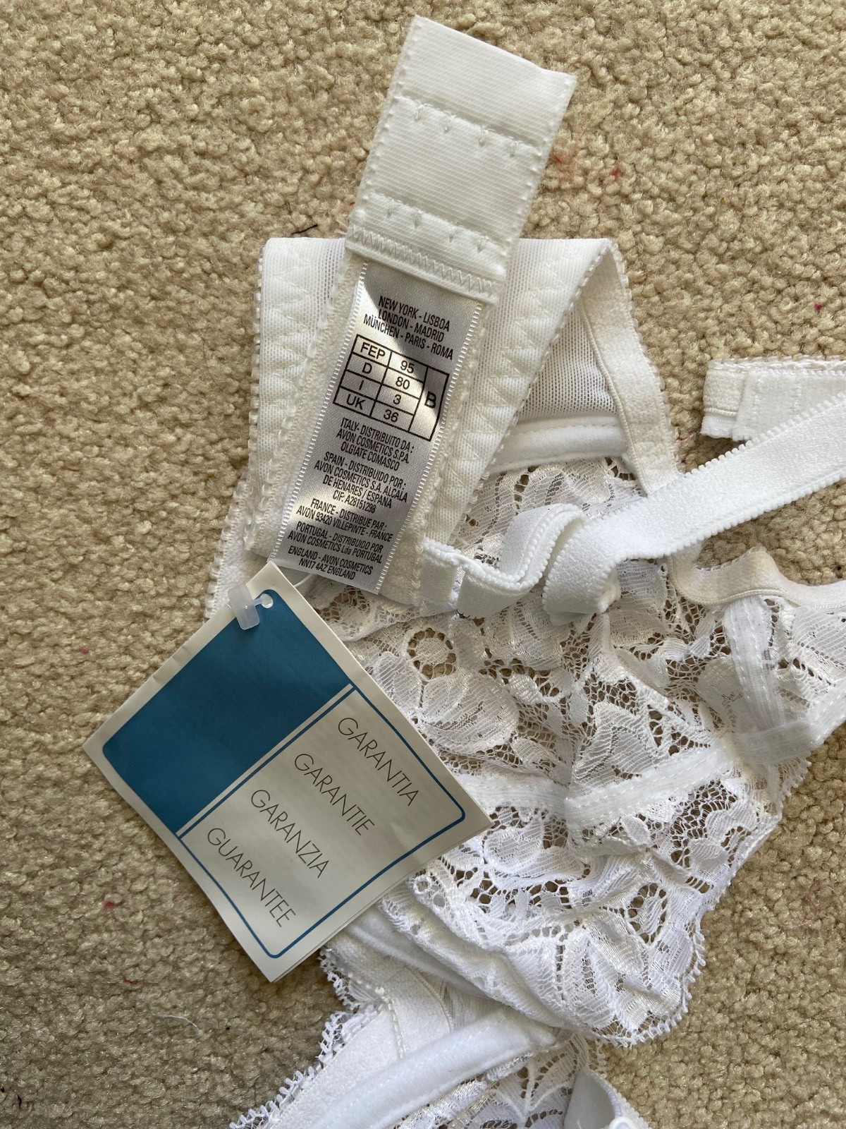 All over lace UK 36 B white bra under wire non padded