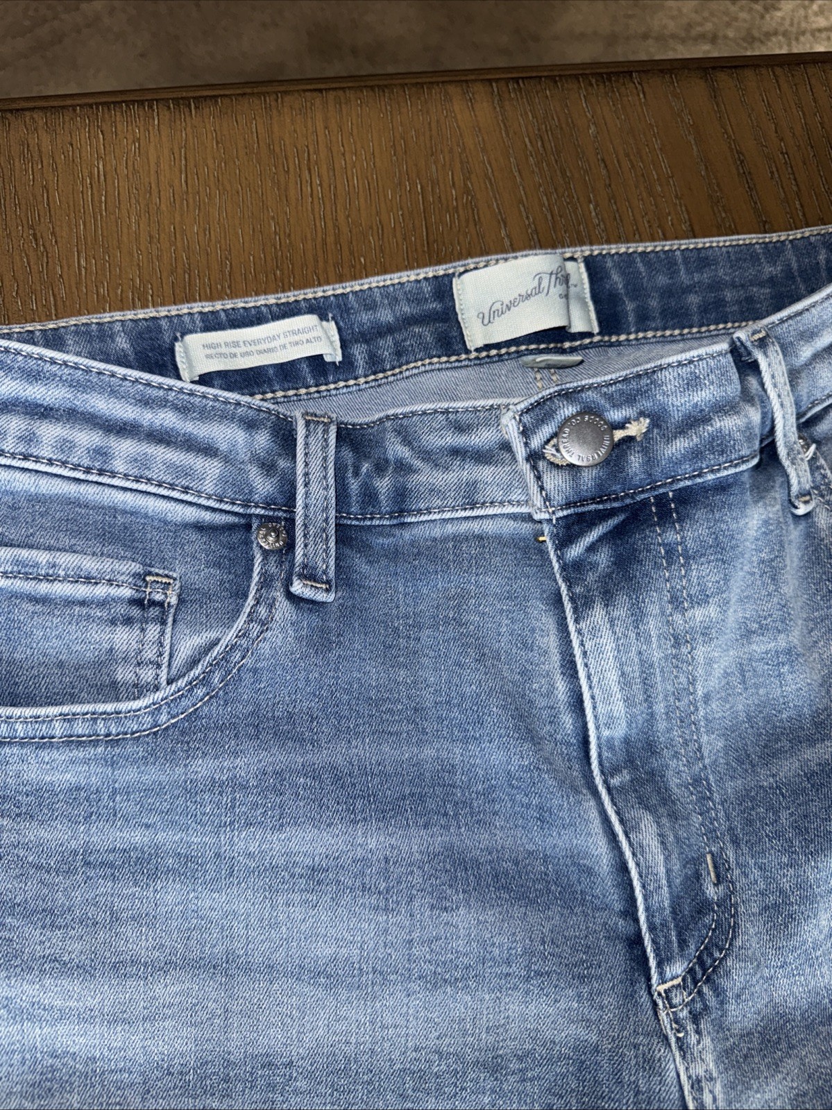 Universal Thread NWT High Rise Everyday Straight Jean Reg Size 16R Light Wash