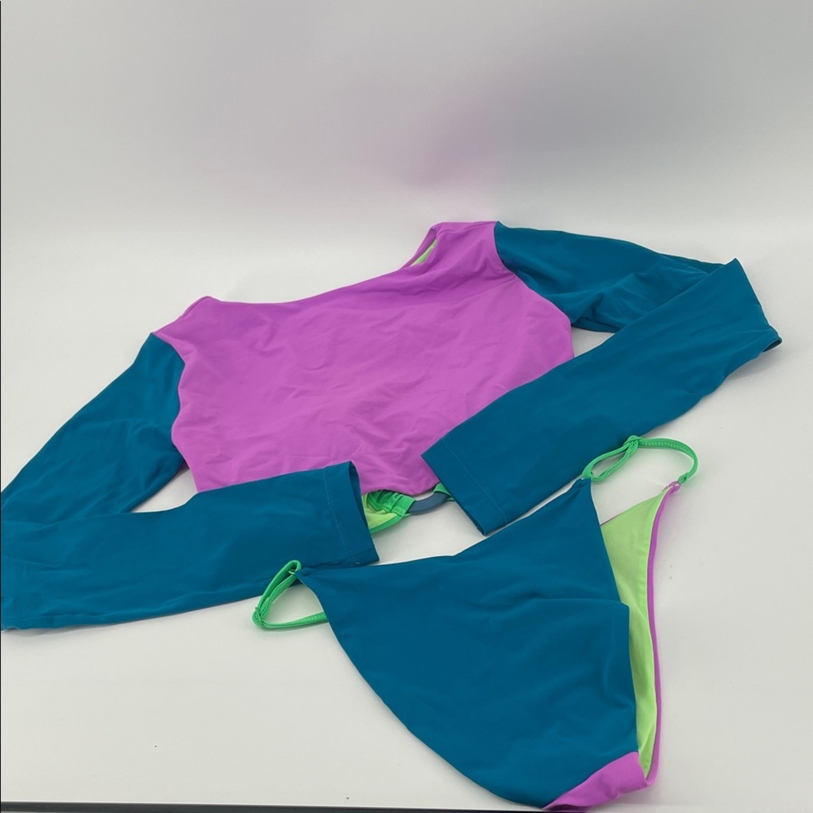 Oneone Swimwear Long Sleeve Top Set in Colorblock S D1