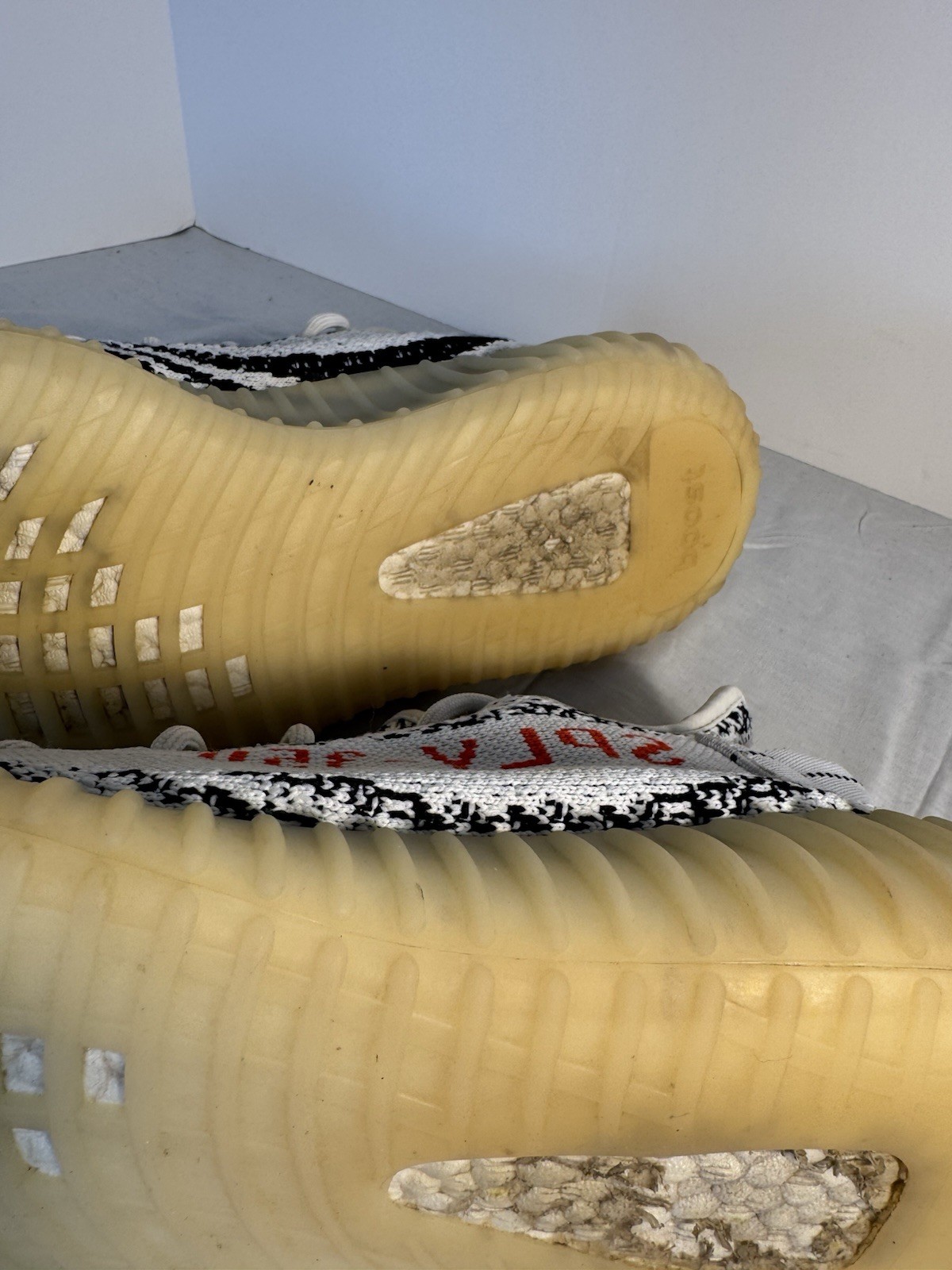 Size 9.5 – adidas Yeezy Boost 350 V2 Low Zebra