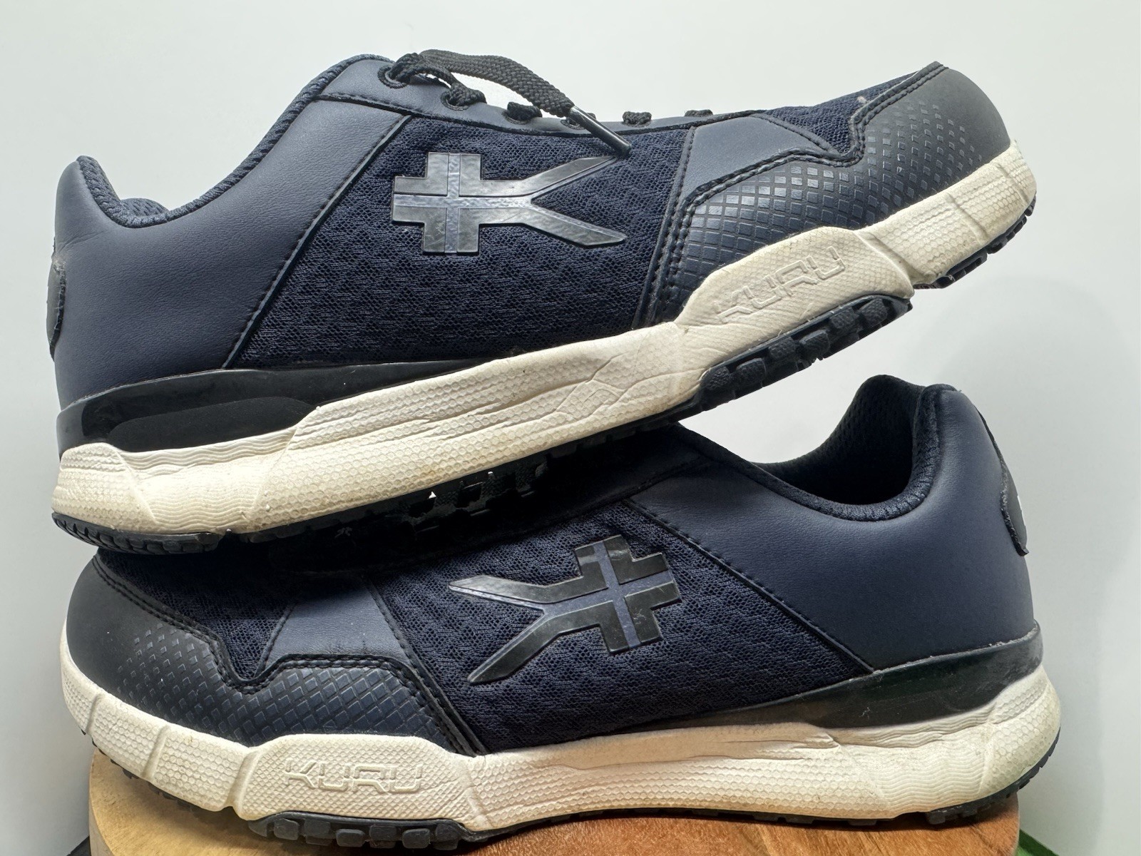 KURU ATOM Men’s Lace-Up Low Top Athletic Sneakers Navy/Black/White 101803100