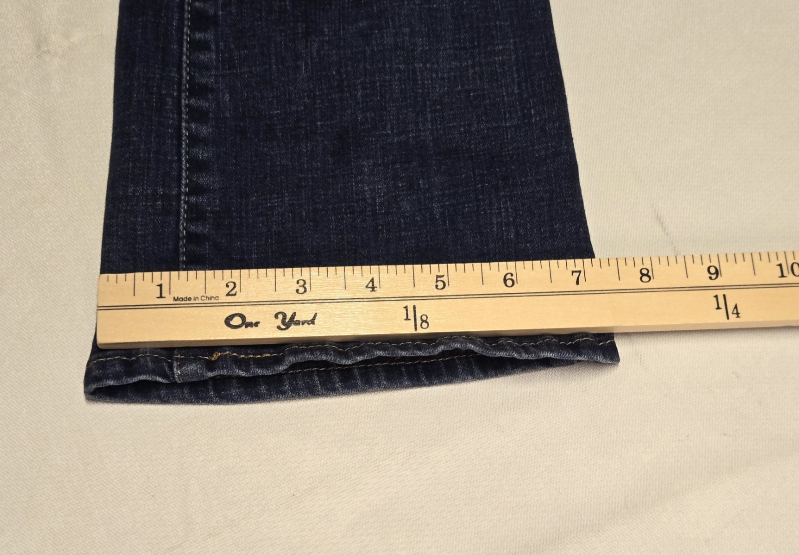 Levi’s 315 Shaping Mid-Rise Bootcut Blue Denim Jeans Women’s Size 28 X 32