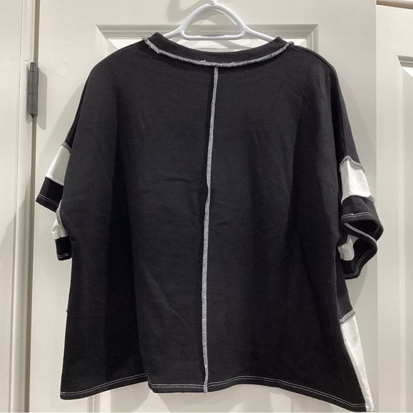 Zenana Outfitters Womens Black and White Sweater – Size M -NWT