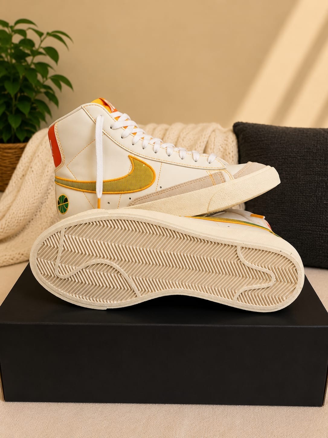 Nike Blazer Mid 77 Vintage Men’s Size 10.5 White Habanero Red BQ6806-177