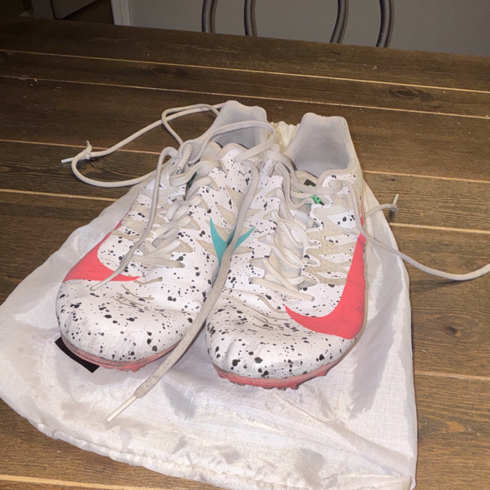 Nike Men’s Low Top Lace-Up Track & Field Racing Spike Sneaker White/Pink