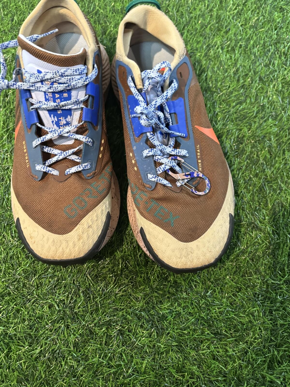 NIKE PEGASUS TRAIL 3 GTX ES CACAO WOW-RUSH ORANGE SZ 11 [DR0137-200]