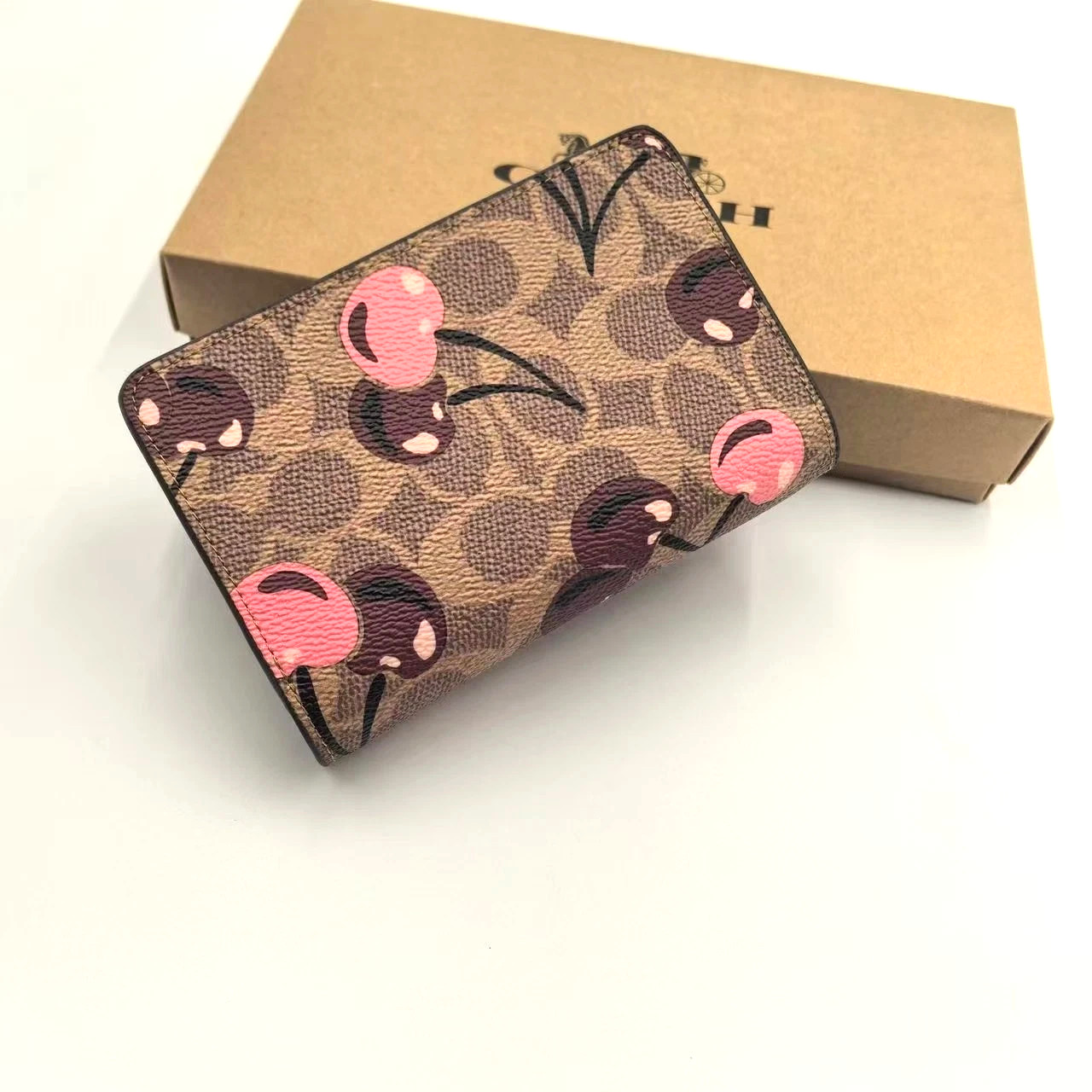 NEW Zip Wallet Clutch CZ342 Brown Signature Canvas Cherry Print