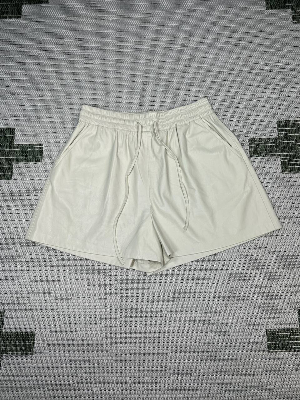 Good American Better Than Leather Shorts Womens 3 Beige Fleece Lined Drawstring