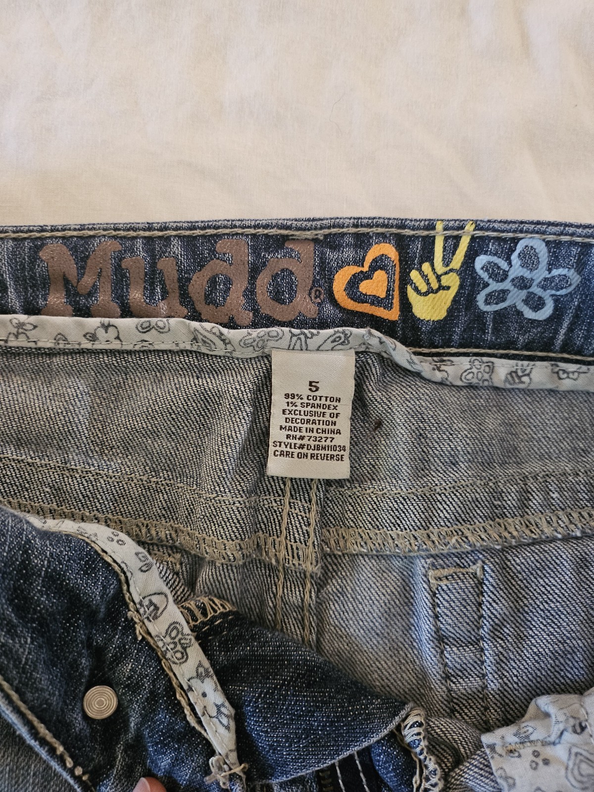 MUDD Low Rise Blue Denim Women’s Shorts with Orange Pink Paint-Splatter Size 5