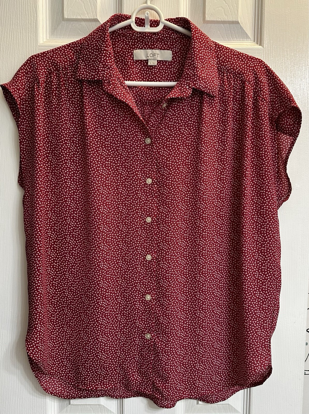 Women’s Loft collared Short Sleeve Burgundy Button Up Print Blouse Small