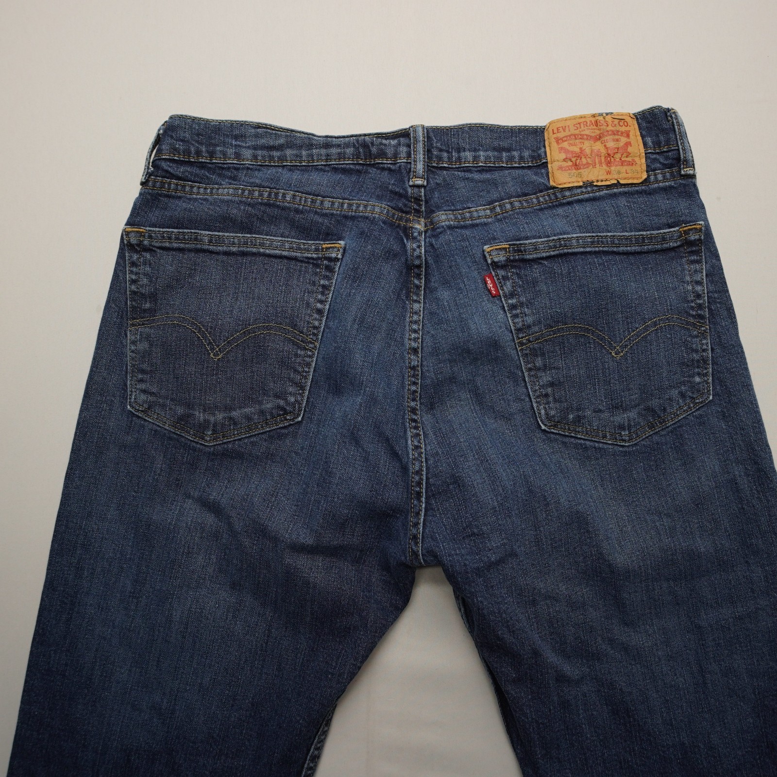 Levi’s Mens 505 Regular Fit Jeans Size 36 x 34 Dark Wash Stretch (35×32.5)