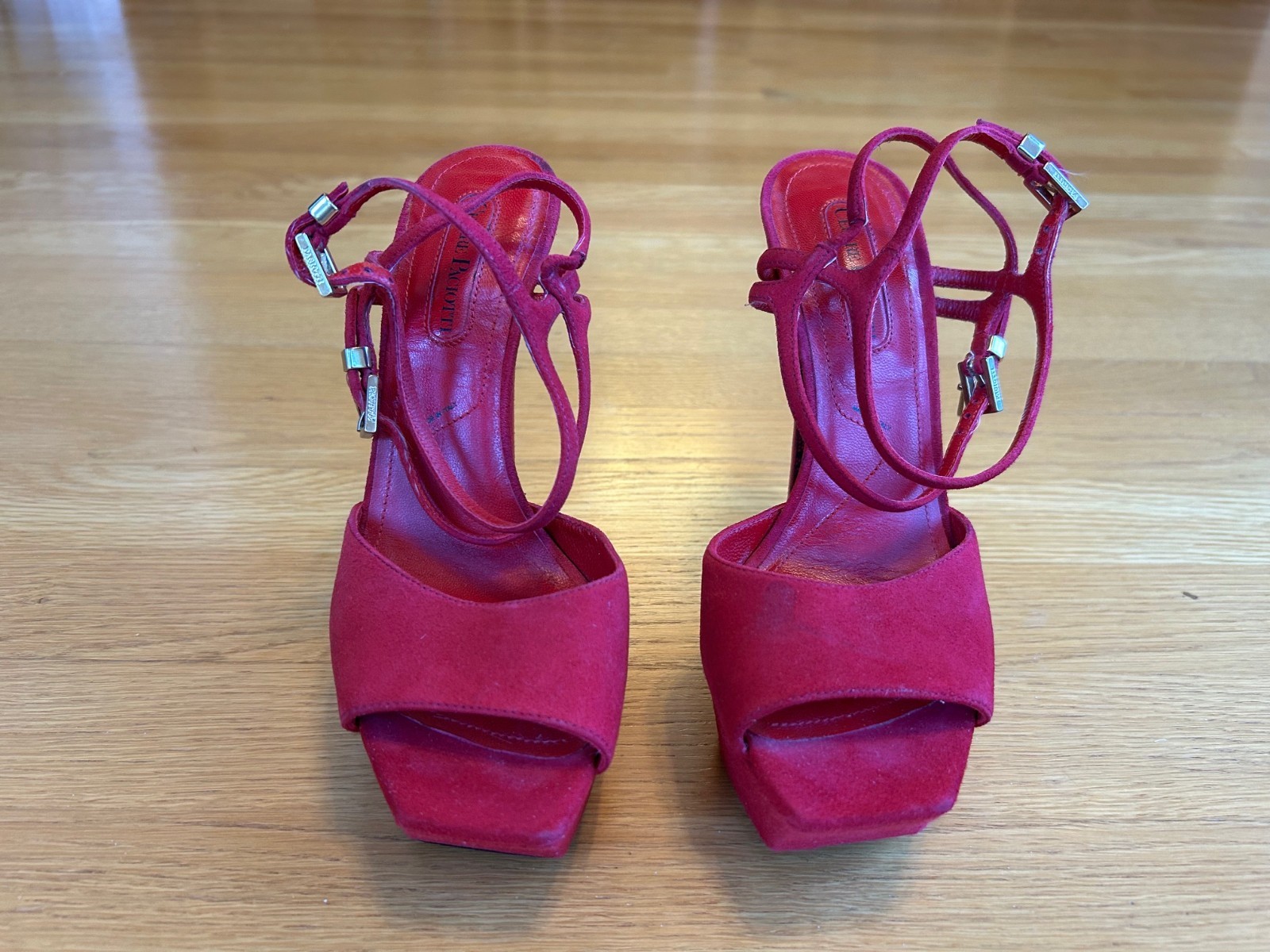 CESARE PACIOTTI Red Suede Platform Sandals Gold-Tone Charm SZ 5 IT 35 Good Cond.