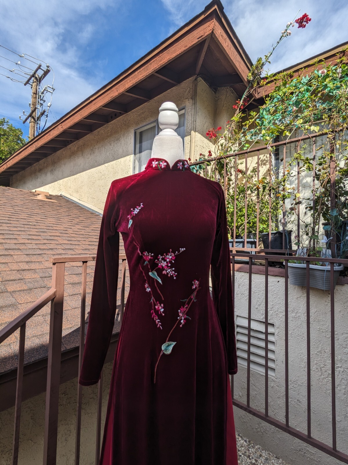 Ao Dai Nhung XL Đỏ Đô Thêu Tay – Ngực 94 cm, Eo 82 cm + Quần Lụa Đỏ