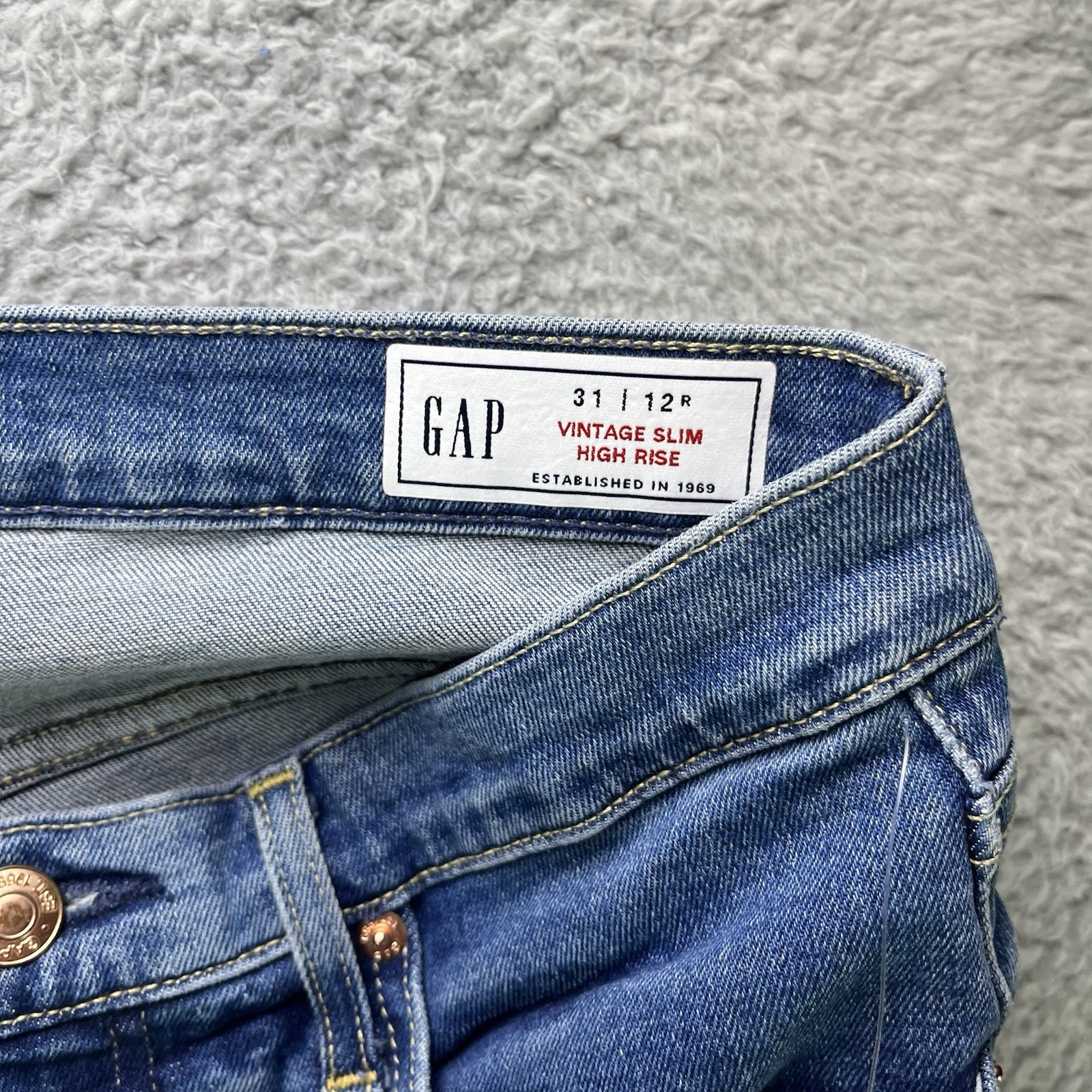 Gap Vintage High Rise Slim Jeans Womens 31 / 12R Blue Distressed Denim NWT