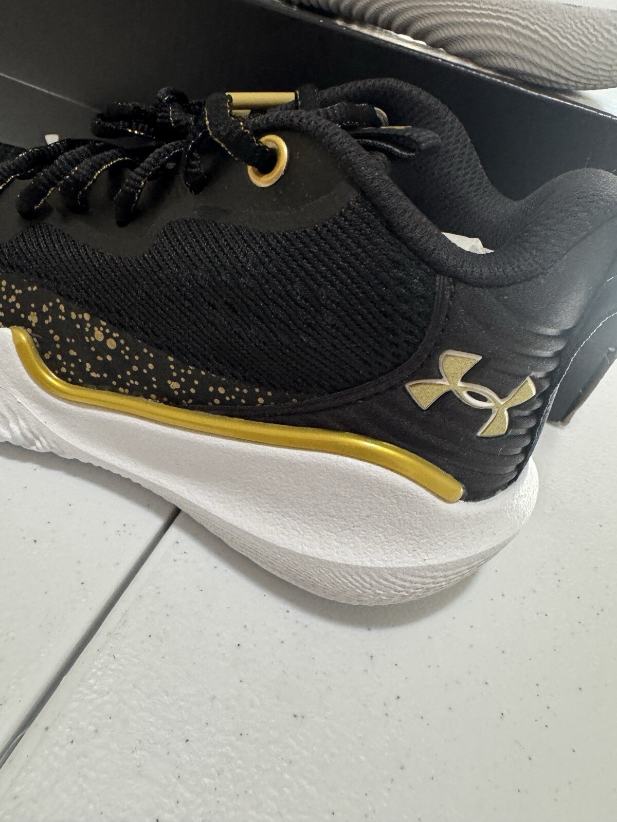 Under Armour UA Flow Breakthru 2 Black Basketball Shoes US Womens 5.5 (c10)