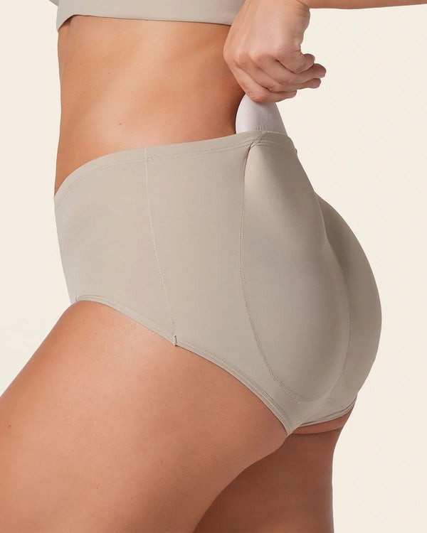 NWOT Leonisa Women’s M Magic Instant Butt Lift Padded Panty 12688 Beige