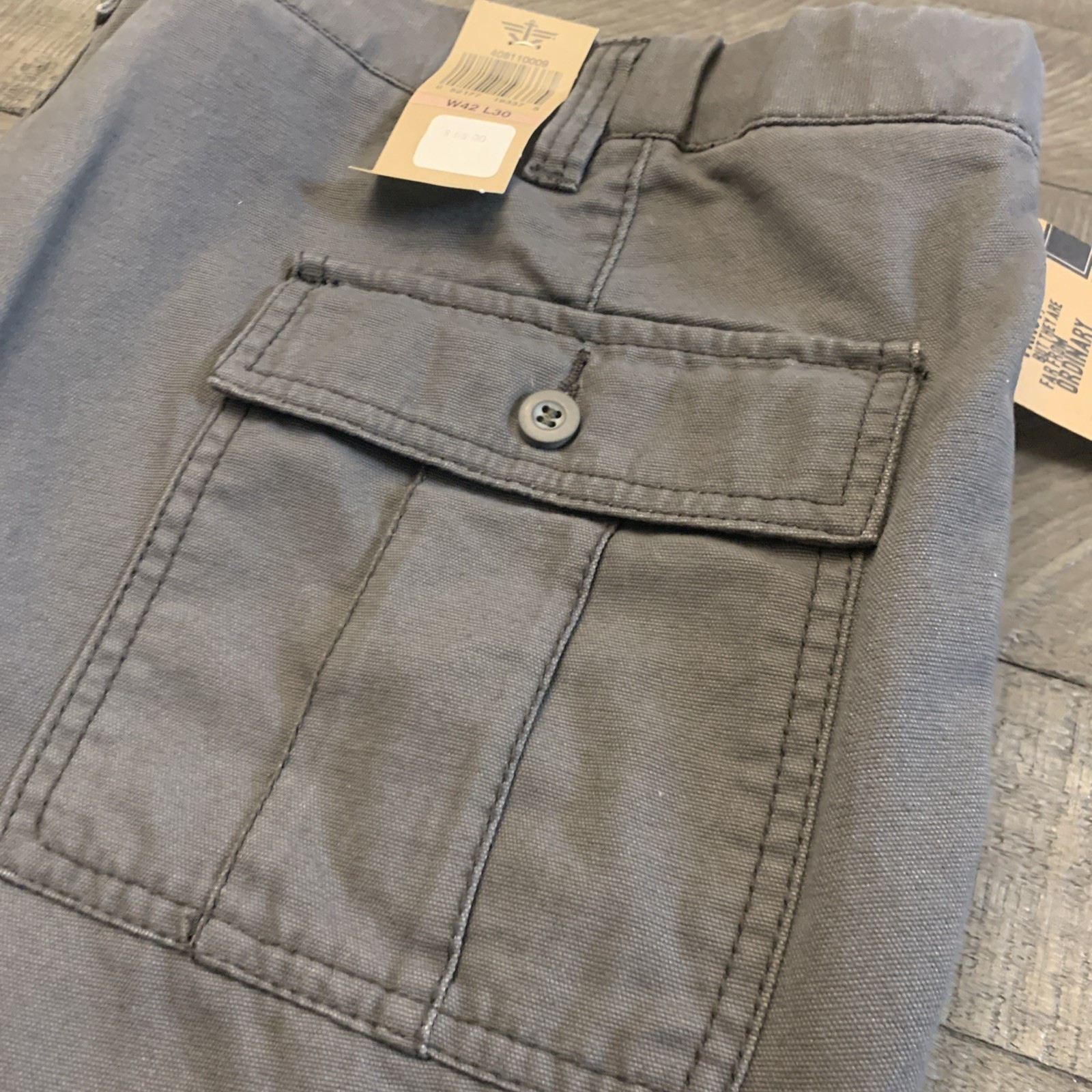 Dockers Men D3 Classic Fit Ultimate Cargo Gray Pants Size 42×30 New With Tags