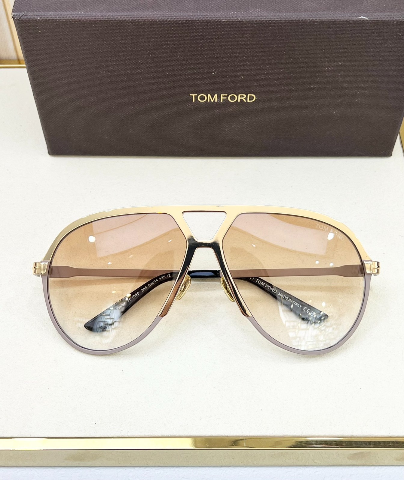 TomFord TF1060 Two-Tone Oversized Aviator Sunglasses Champagne Gradient Lens