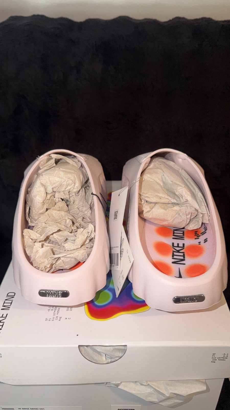 pink nike mind slides size 11 in women’s