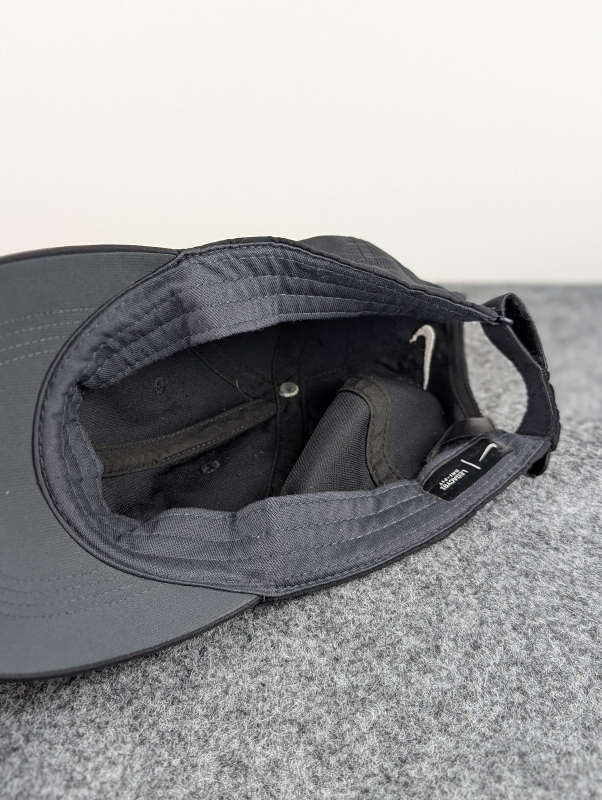 Nike Hat Cap Strap Back Black Swoosh Logo Legacy 91 Lightweight Dri FIT Mens