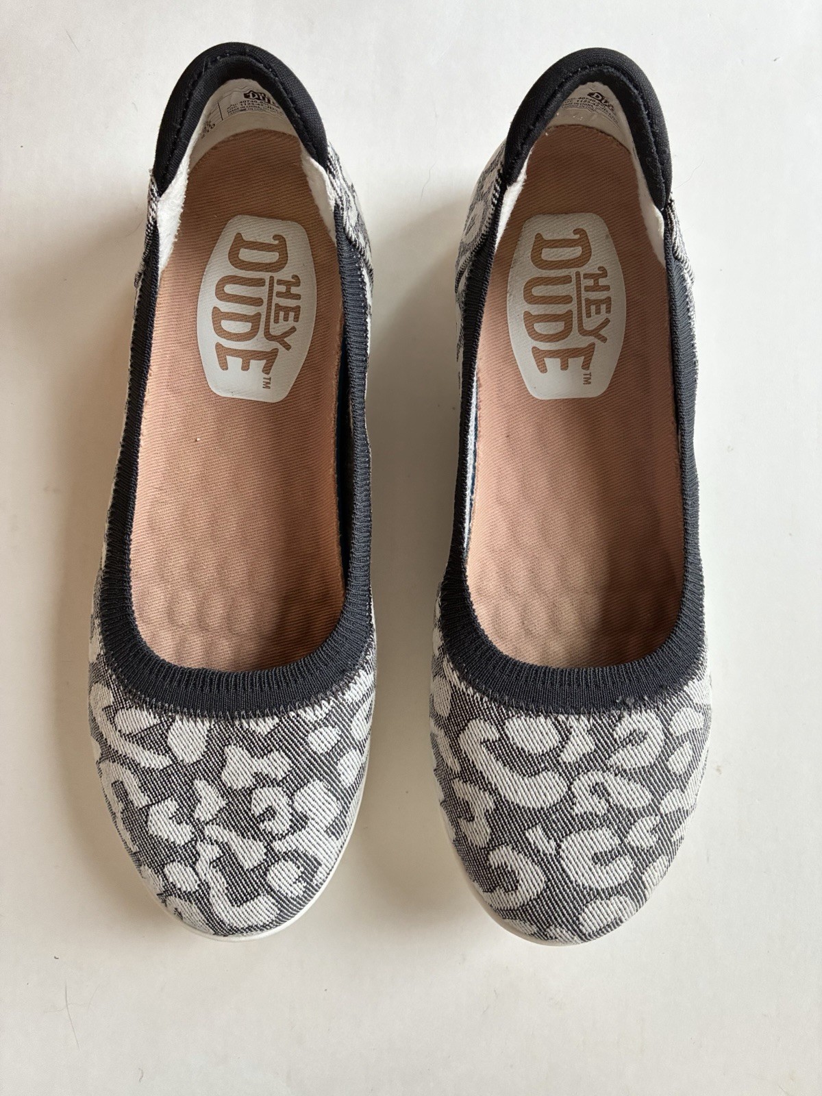 Hey Dude Savannah Slip Classic Leopard W5 or Girls 3.5 Gray Flats
