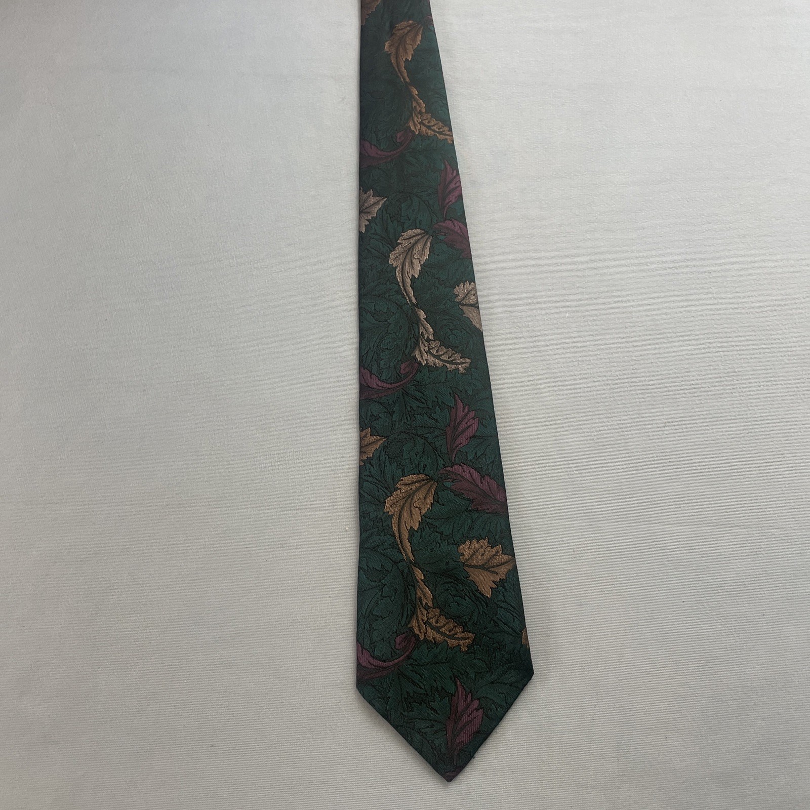 Vtg Necktie Editions Van Heusen Tie Brocade Floral MCM Poly Silk Texture 3×59″
