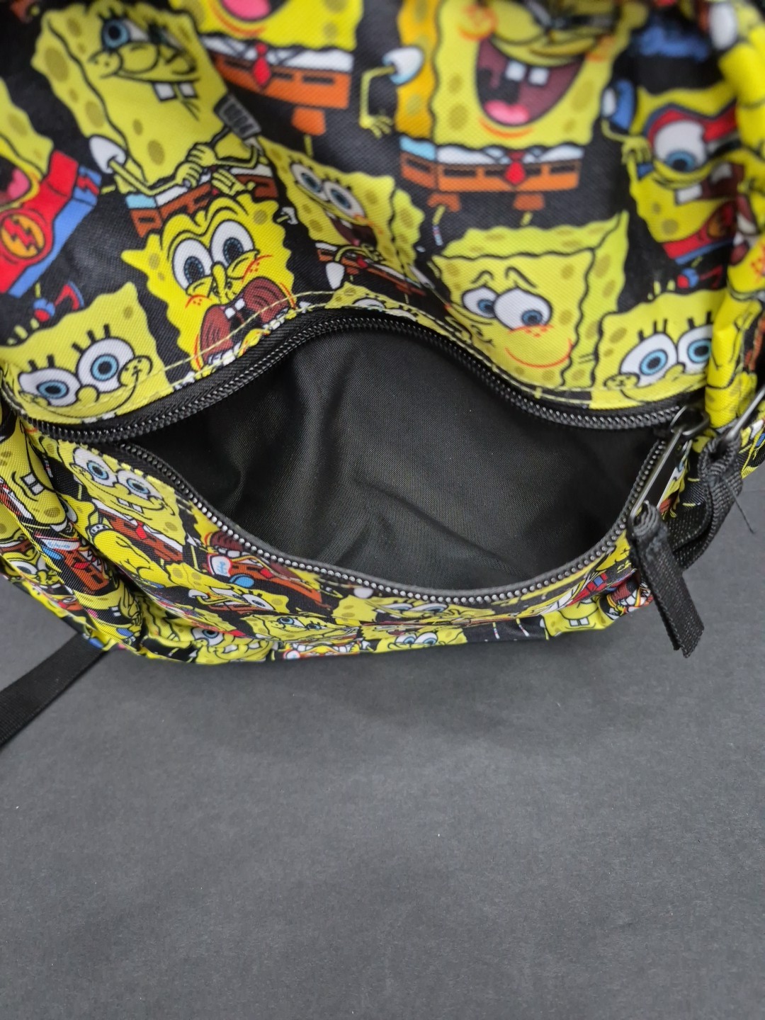 Nickelodeon SpongeBob 18 Inch Multi Pocket Backpack: Brand New