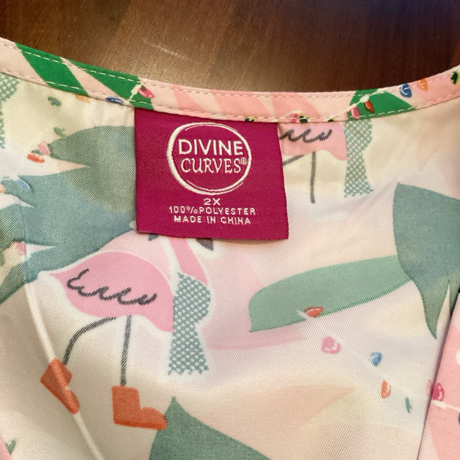 2x Scrub Top NWOT V Neck “Flamingos With Party Lights” 2 Front Pockets