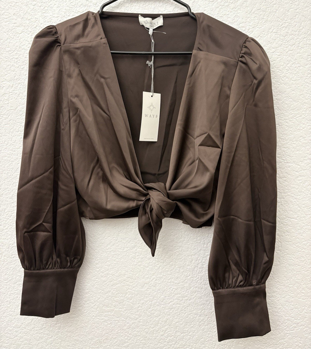WAYF Women’s Brown Satin V-Neck Tie-Front Cropped Puff Sleeve Blouse L