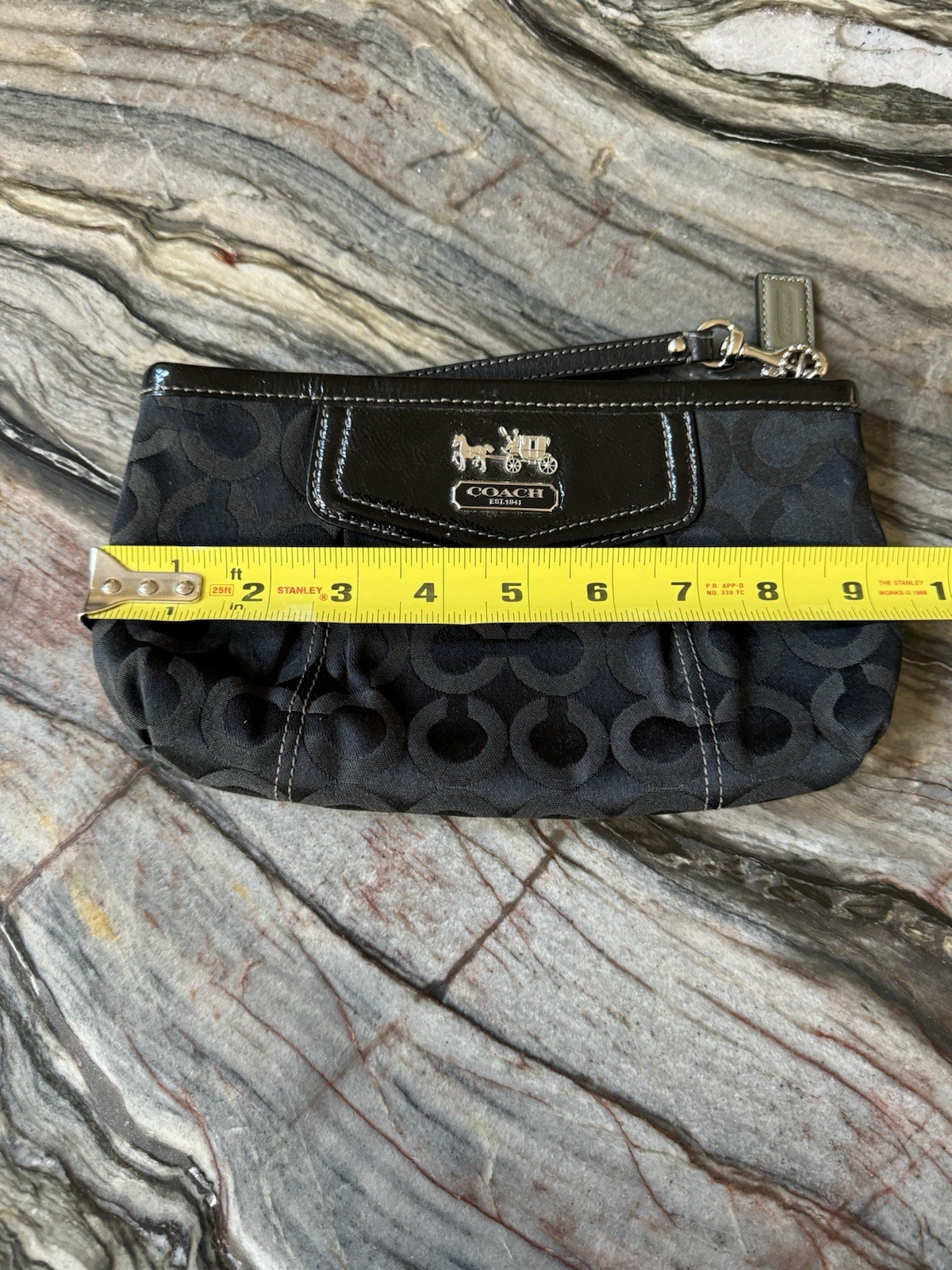Coach Signature C Zip Wristlet Pouch Clutch w/ Wrist Strap Purple Lining