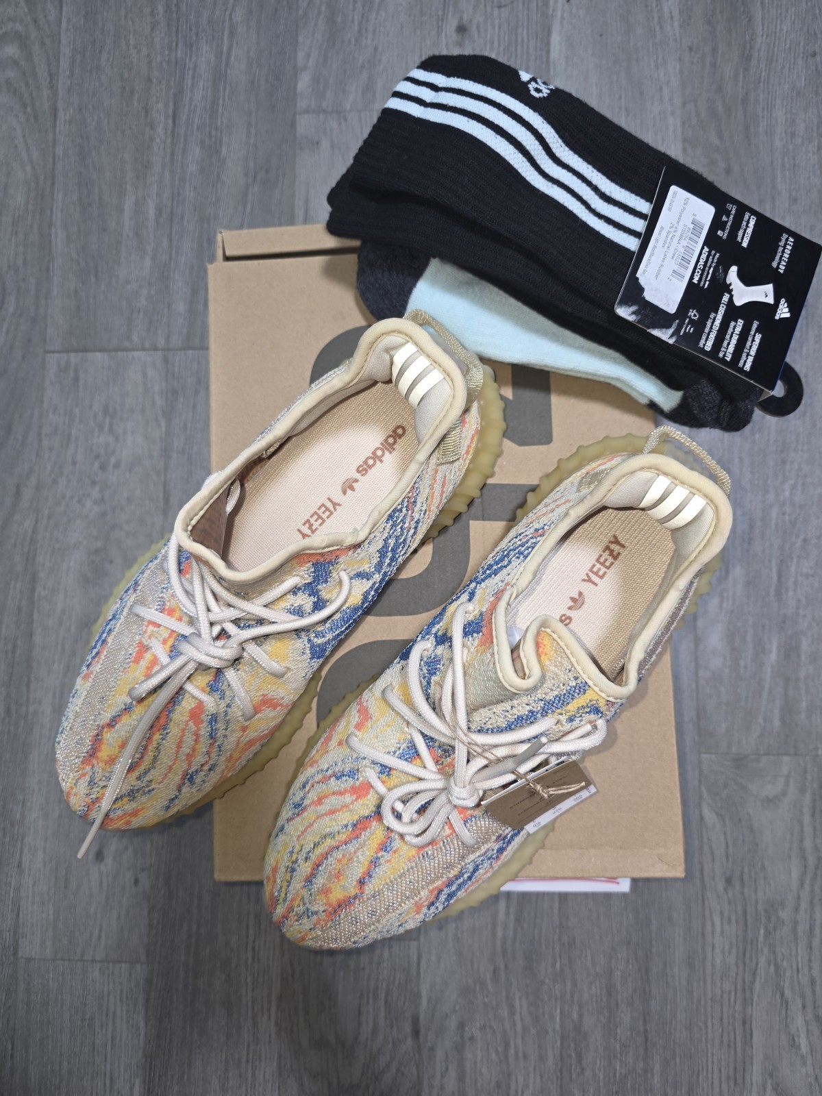 Authentic NIB adidas Yeezy Boost 350 V2 Low MX Oat GW3773 sz 9.5 PLUS FREE GIFT