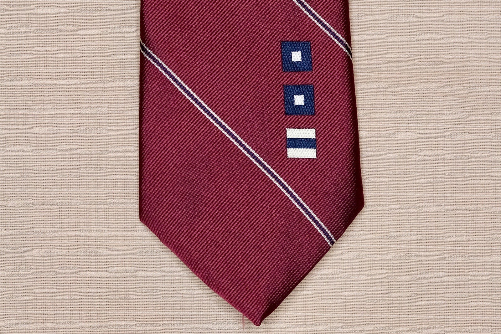 Custom Made Friedin Co Silk Necktie Red Stripe Geometric Motif 3.25″ x 55.5″