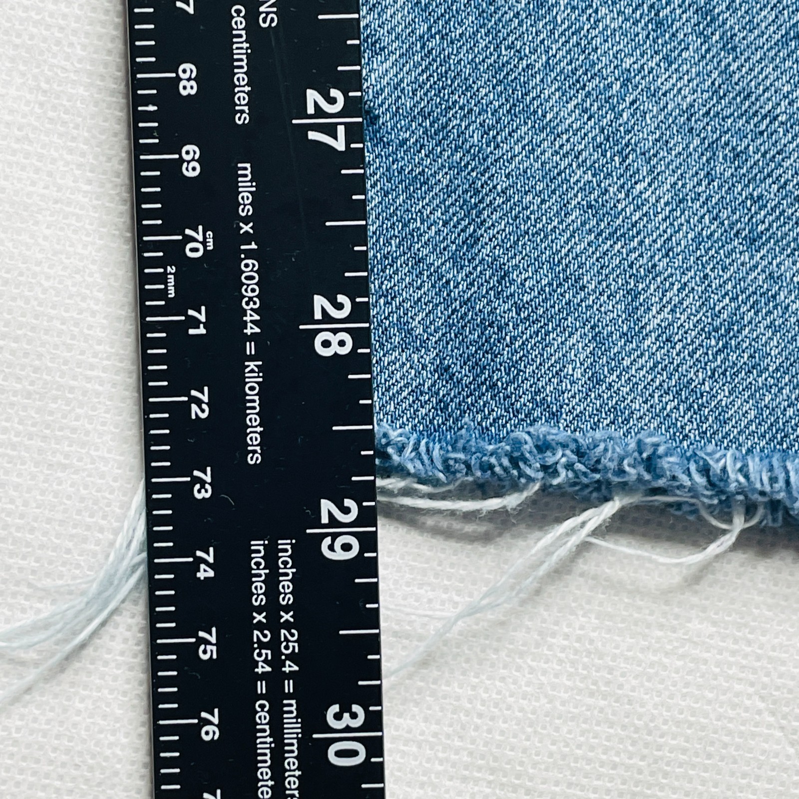 Universal Thread Women’s 12/31 R Boyfriend Patch Detail Raw Hem Jeans 31×29