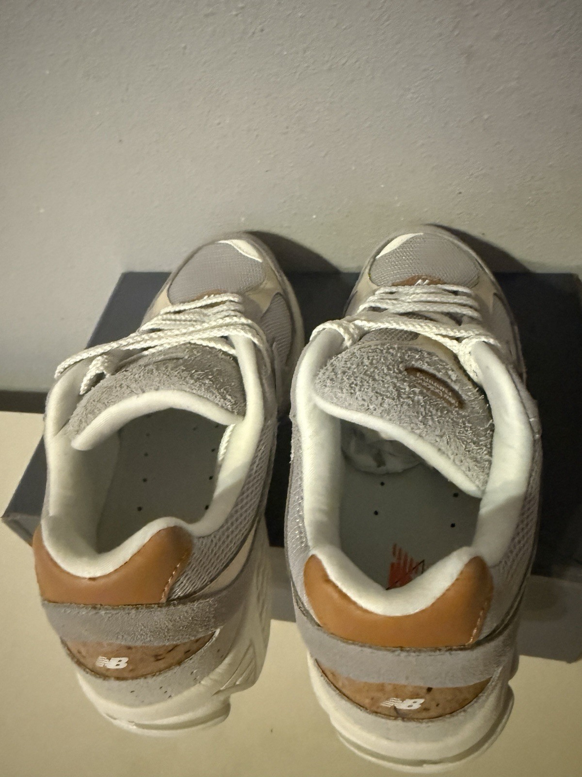 (M2002RSB) NIB New Balance 2002R grey/beige sz 8.5 Mens $145