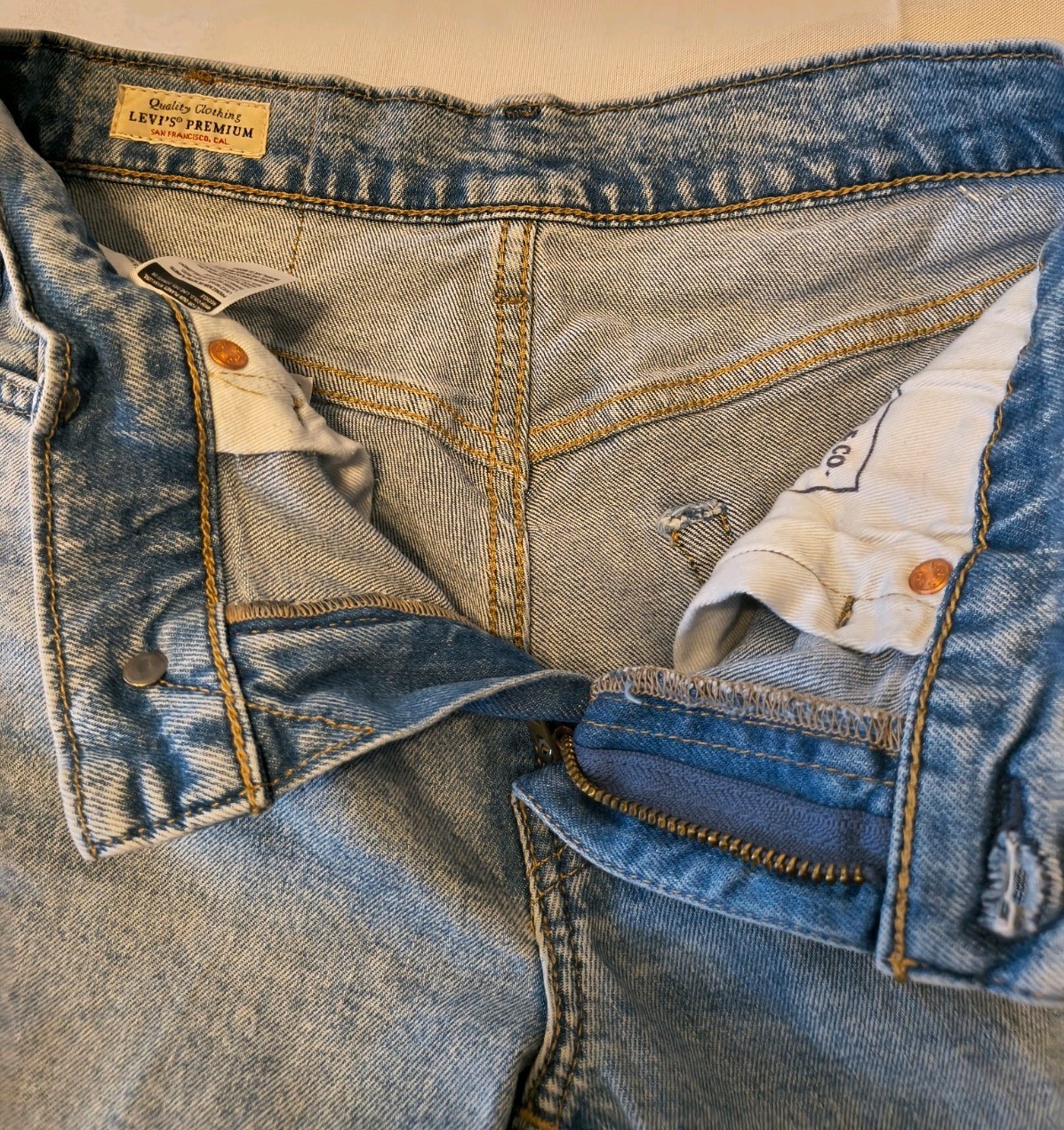 Men’s Levi Strauss & C0. 511 Jeans 27×30 Light Wash