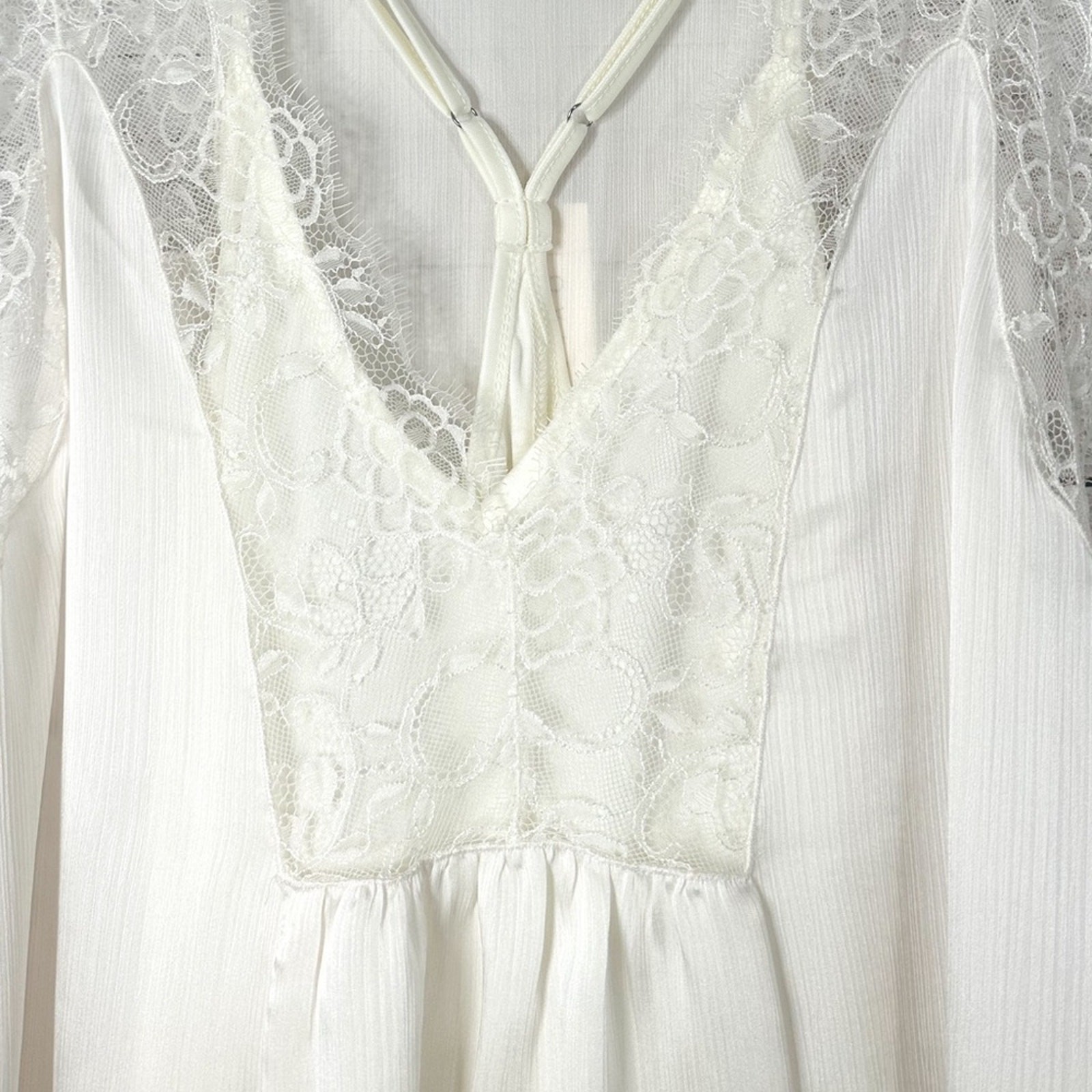 NEW with tags Lovestitch Ivory Kaylee Lace and Satin Blouse, NWT, Size Small
