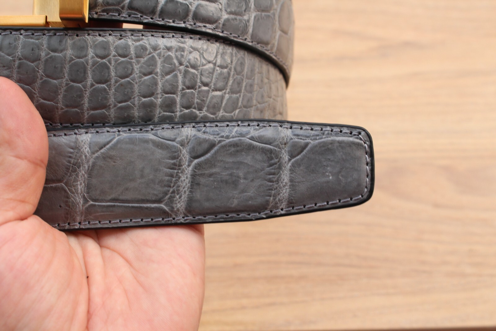 W 1.3 inch – Gray Alligator Crocodile Print LEATHER Men’s Belt