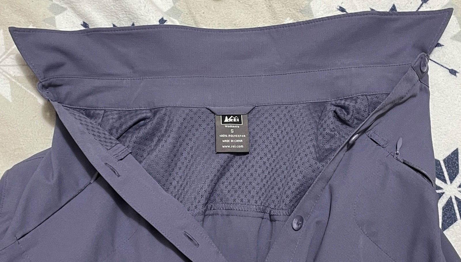 REI SAHARA SUN SHIRT, SMALL, PURPLE, LONG-SLEEVED, MANY HIDDEN ZIPPERS/FEATURES
