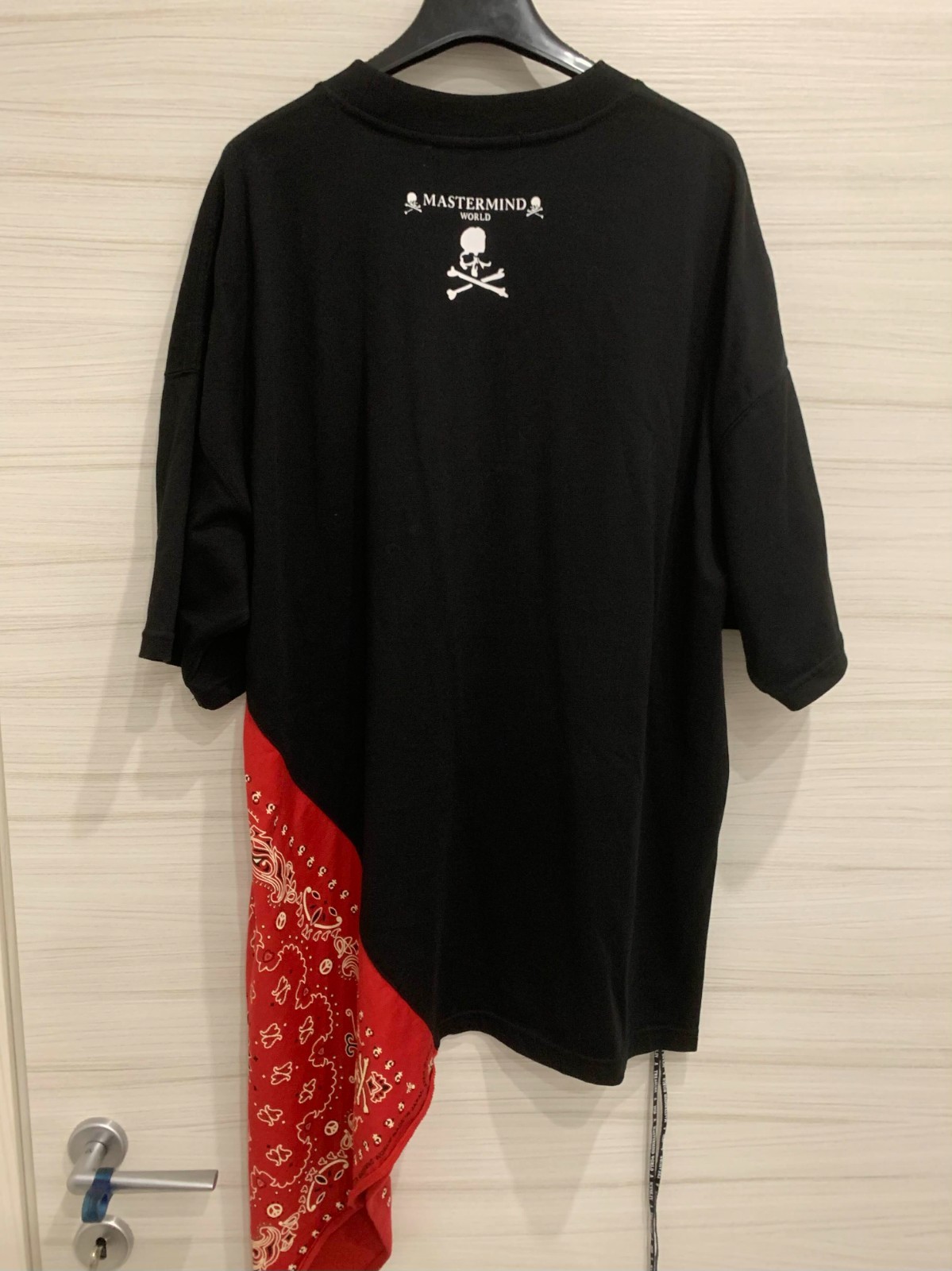 Mastermind World Black and Red Oversize Side Bandana T-Shirt – Size M / Medium