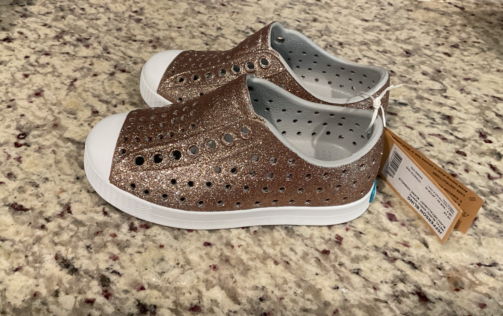 NATIVE JEFFERSON BLING Metal Bling/White Slip-On Sneaker Kids’ Sz 8 MSRP $55