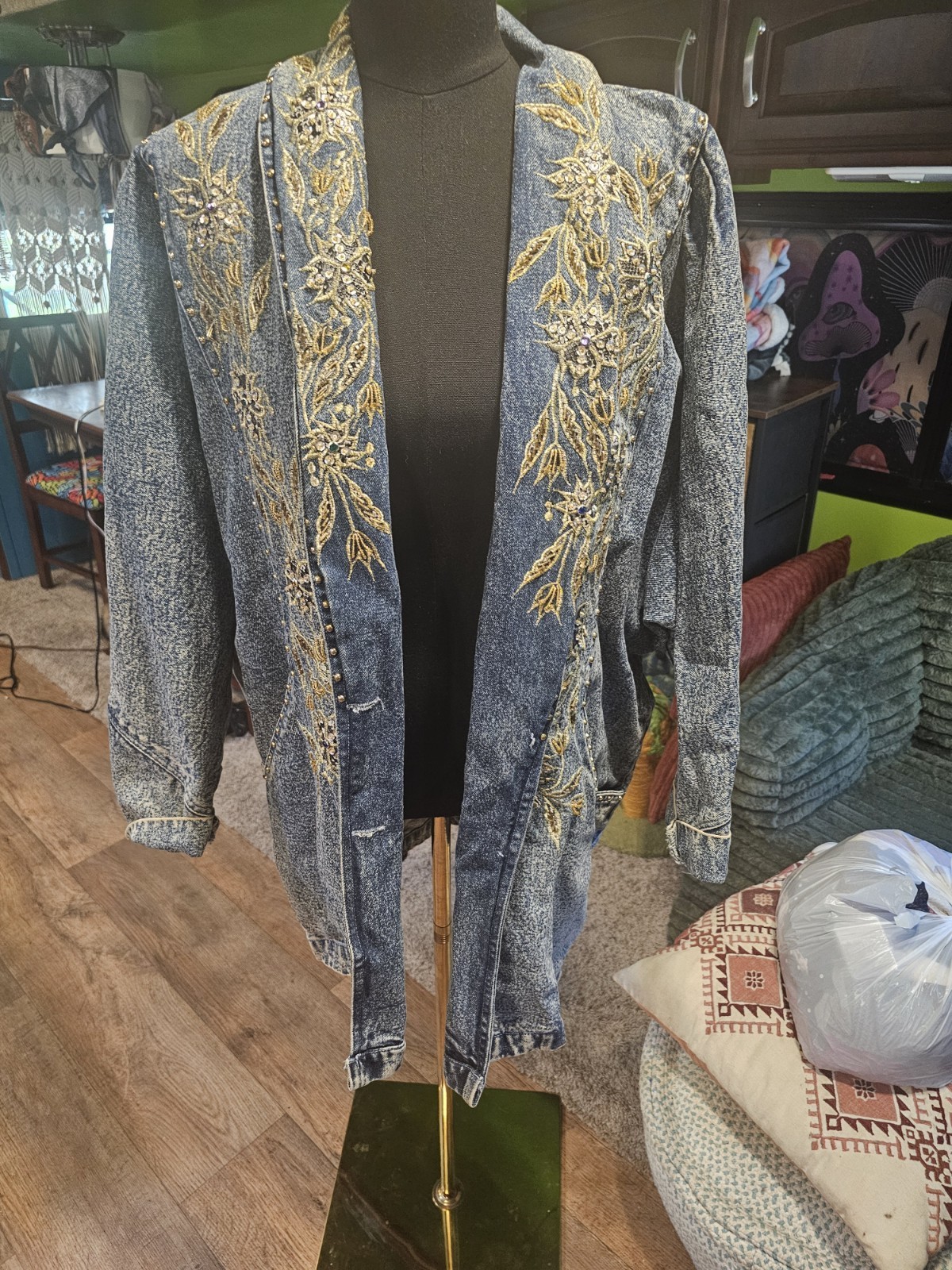 Vintage Womens Blue Acid Wash Denim Floral Embroidered Beaded Jacket Coat L 80s