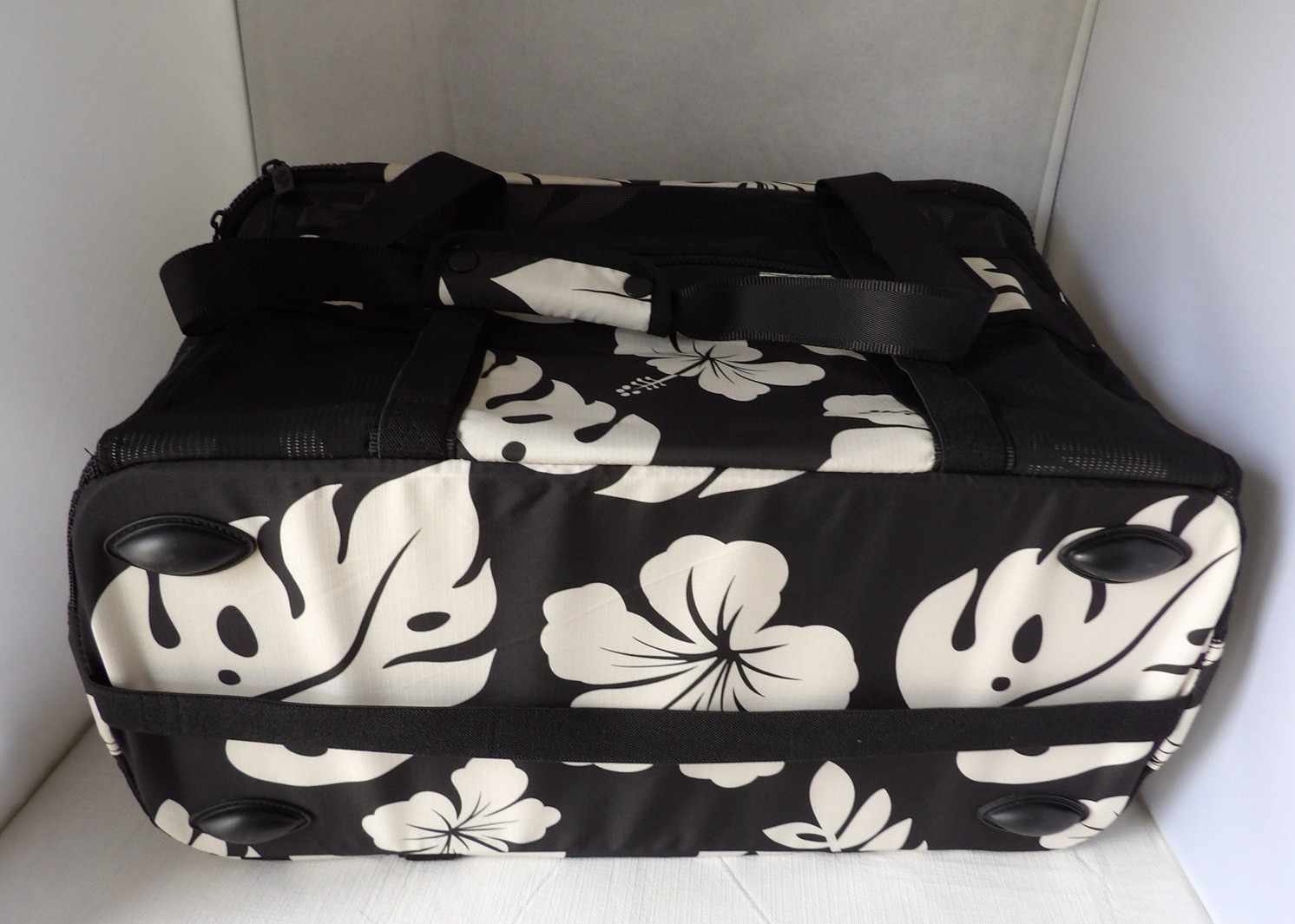 NWT Authentic ALOHA COLLECTION CLEVERMADE Beige, Black Collapsible Beach Tote
