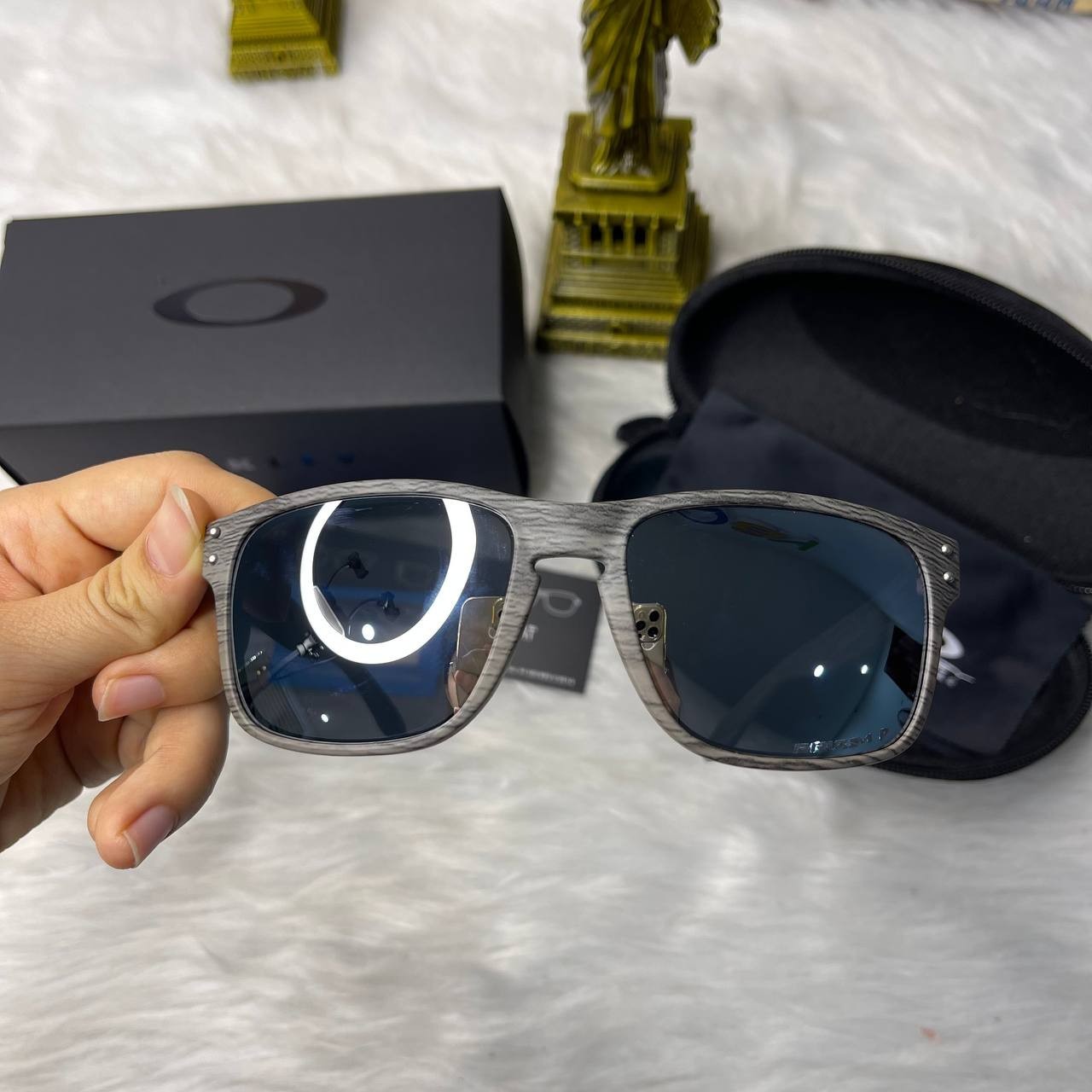 Oakley Holbrook Sunglasses Grey Woodgrain Frame Silver Mirror Polarized UV New